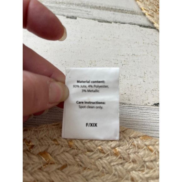 Set of two tan and gold round placemats - Picture 2 of 5